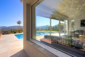 Villa contemporaine avec vue mer