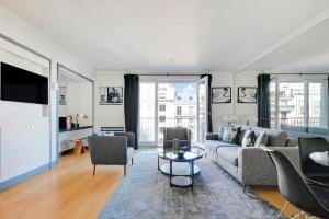 Pick A Flats Apartment in Montaigne - Avenue Montaigne