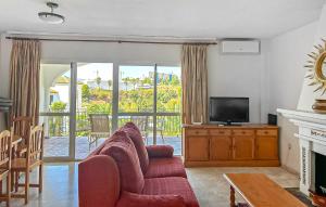 3 Bedroom Cozy Home In Fuengirola