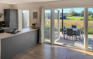 3 Bedroom Cozy Home In Ejstrupholm