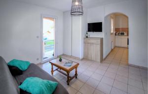 2 Bedroom Cozy Home In Lablachère