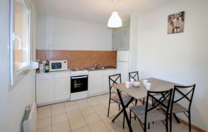 2 Bedroom Cozy Home In Lablachère