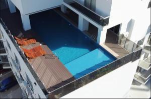 DEPARTAMENTO EN EQUIPETROL CON PISCINA ATEMPERADA- GYM Y PARQUEO GRATIS, CERCA DEL VENTURA MALL , LOS TAJIBOS, MANZANA 40 y SUPERMERCADOS