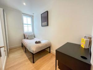 Embankment 2-Bed Flat with AC near Charing Cross, Trafalgar Square, London Eye, Big Ben