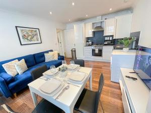 Embankment 2-Bed Flat with AC near Charing Cross, Trafalgar Square, London Eye, Big Ben