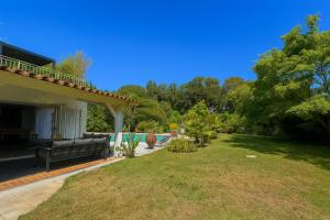 Le Clos du Roc dAzur Suite climatisée , terrasses privées, piscine, parking sécurisé