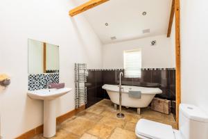 Hobland Barns by Leap Escapes