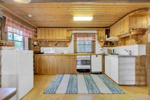 Laavu 13 Original Log Cabin with Sauna