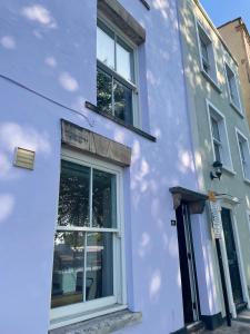 Central Bristol Townhouse with Harbour Views - Sleeps 7 - Ideal for Families, Groups & Business Stays