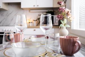 Pluminous Studio- Free Parking- No staircase