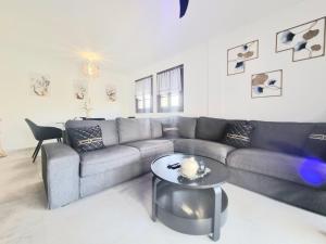 2 Bed Apt with Private Solarium Puerto Duquesa