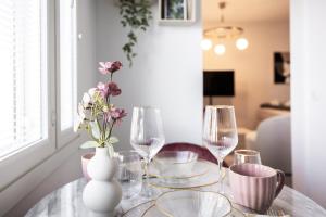 Pluminous Studio- Free Parking- No staircase