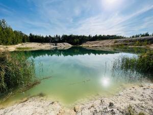 Retro & Romantic 2BR Gem in Spa Center!