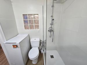 Deluxe Alameda studio