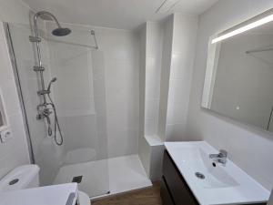 Deluxe Alameda studio