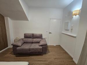 Deluxe Alameda studio