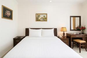 La Bonita Imperial Near SECC