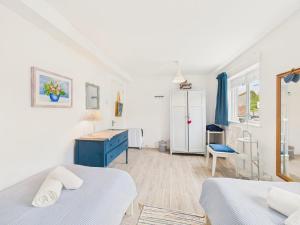 Cosy Flushing Village Home | Parking & Near Beach
