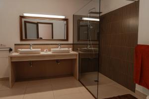 Villa Nazoly, Oasis de Tranquilidad con Piscina Privada en el Corazón de Lanzarote