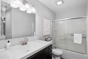 Lux Modern Pet Friendly | Pool | Hot Tub | Tennis