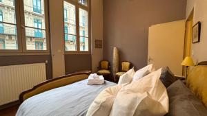 Large appartement downtown with parking