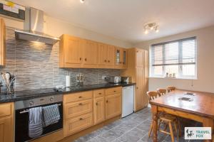 Sarahs House BBQ Parking 10mins To Alton Towers