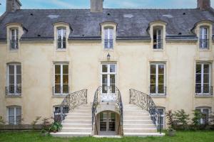 Historic 18th-Century Mansion - 3 BR - Bayeux - Garden & Museums Nearby