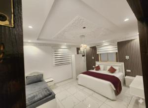 إيوان الفخامة