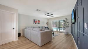 Modern spacious 3 bedroom 2 bathroom private pool home in Sarasota near Siesta Key
