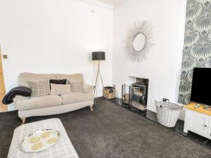 Esplanade Gardens, Apartment 1