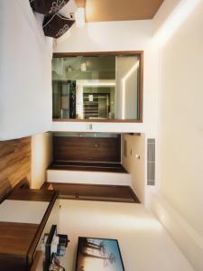 Azure Crown Hotel & Suite