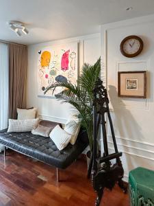 Prime Classic 1 BR BTS Chidlom 72SQM Langsuan