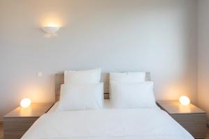 Superb top floor, sea and mountain view