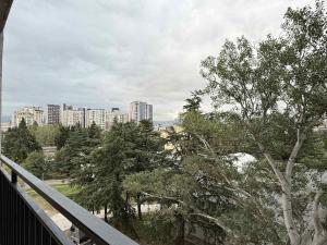 apartment in Tbilisi, Dighmis massive