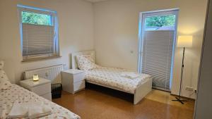 Doppelhaus, 3-4 Zimmer, 3-5 Betten, 3 Badezimmer, Küche