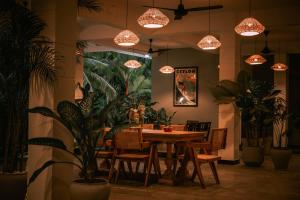 BREATHE Collections Habaraduwa