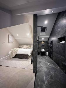 Modern 2 Bed 2 Bath Apartment in Prime Jesmond Location