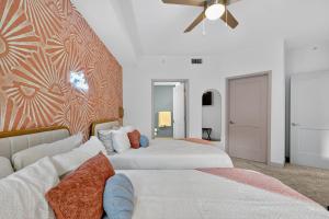 2 BR suite with game room & amenities