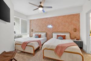 2 BR suite with game room & amenities