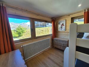 Appartement rénové avec balcon, au pied des pistes à Tignes - FR-1-502-592