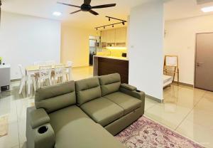 The Two by Nakza Stays, Tranquil Suites Putrajaya