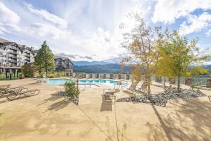 3022 Studio Getaway in Suncadia with Spa, Ski, Golf, Hike & More!