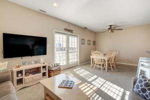 2 Blocks to Beach Cozy Retreat in Wildwood!