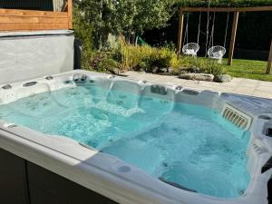 L`Oasis Boheme - Hot tub - 2 Bedrooms - Free EVCharger
