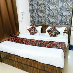 Luxurious 2BHK - 5 Min Walk to Metro - Near Railway Station - SR Elite Stays