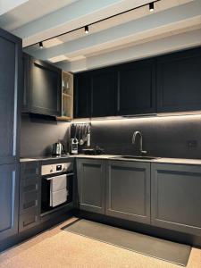 The Lotus Flower Stylish Renovated Apt in Venice