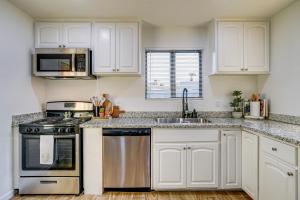 Easy Walk to Dtwn Gilbert, Family-Friendly Oasis!