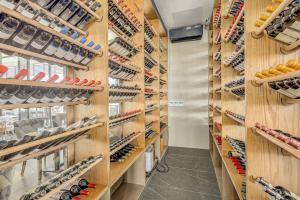 One Rosebank Studio Apartment- Triple 5 Haus