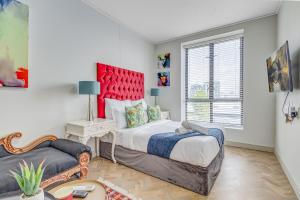 One Rosebank Studio Apartment- Triple 5 Haus