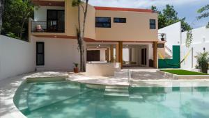 THE HOUSE VILLA 8pax